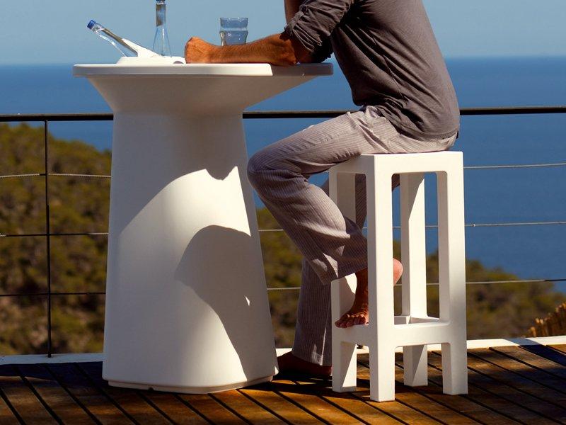 Polyethylene high table | Moma Aire High by Vondom