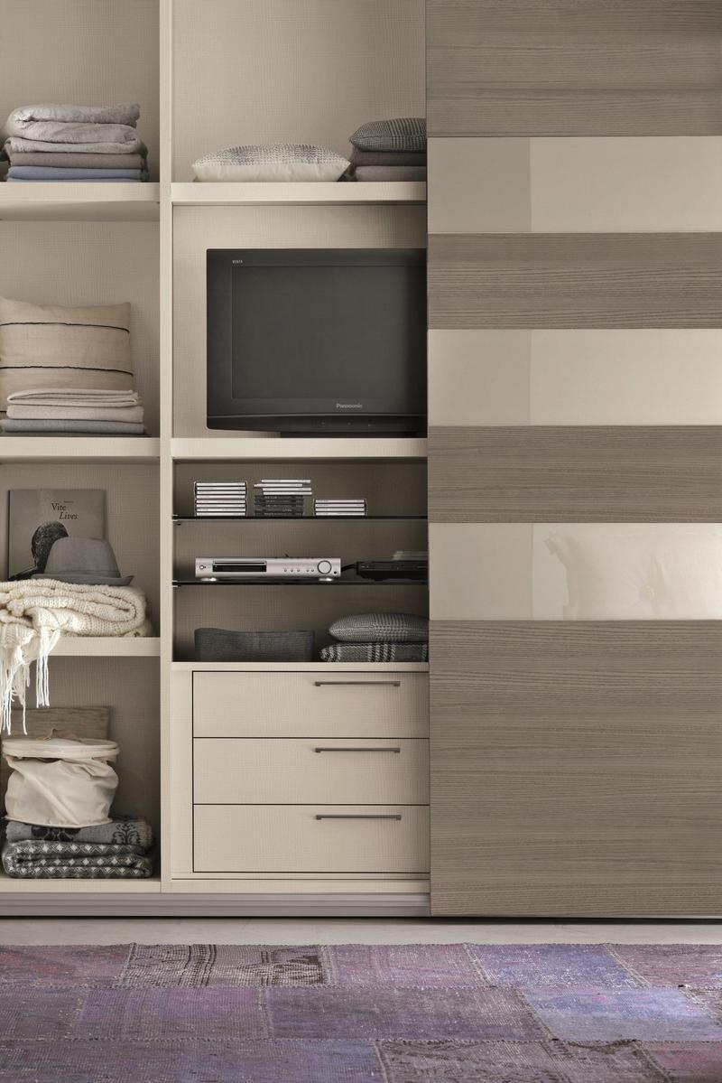 Sectional wooden walk-in wardrobe | Logica by Tomasella