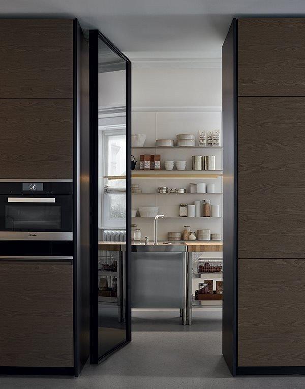 Wood and glass fitted kitchen Poliform Trail