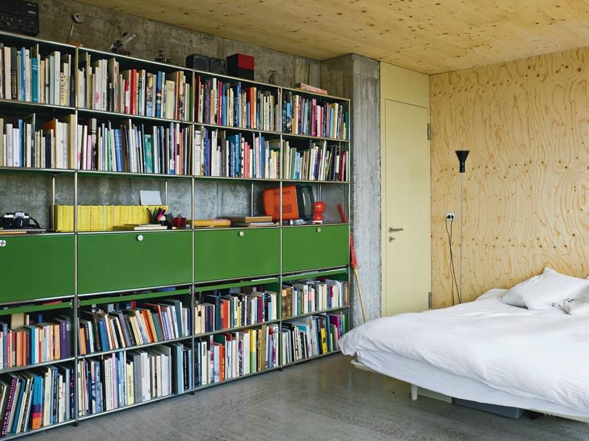 Open sectional metal bookcase | Haller Bookshelves by USM