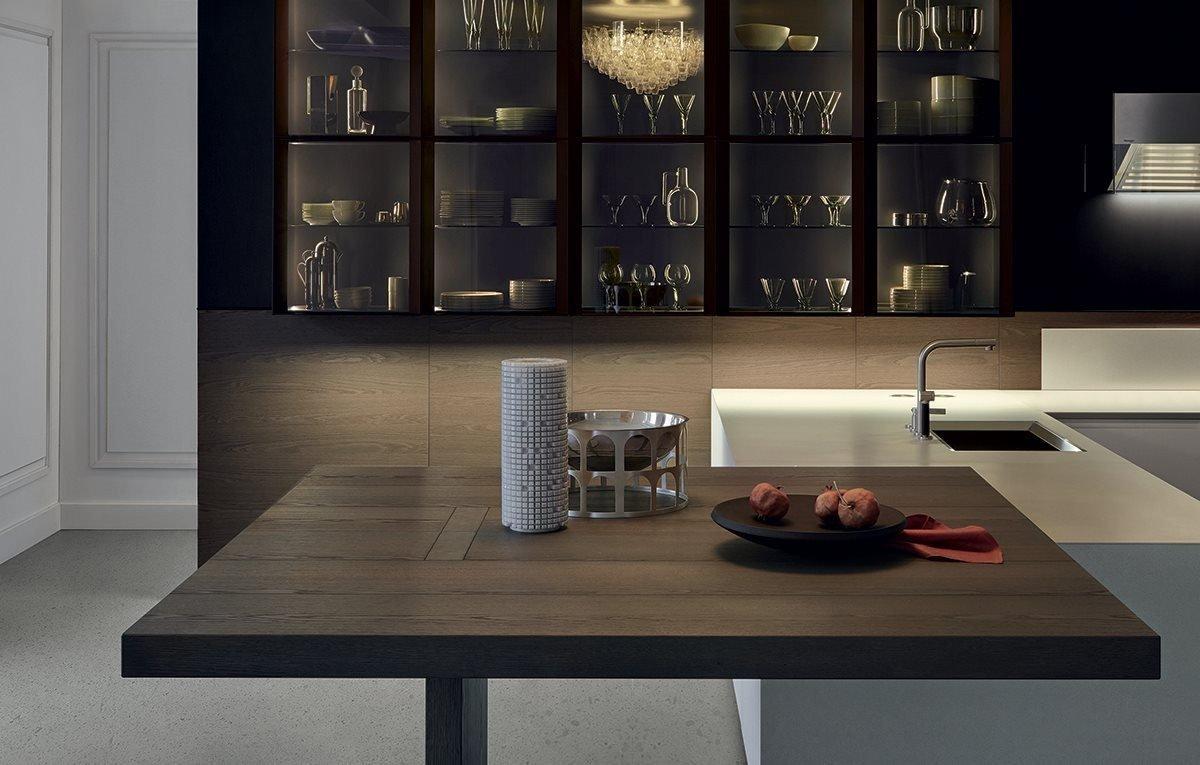 Wood and glass fitted kitchen Poliform Trail