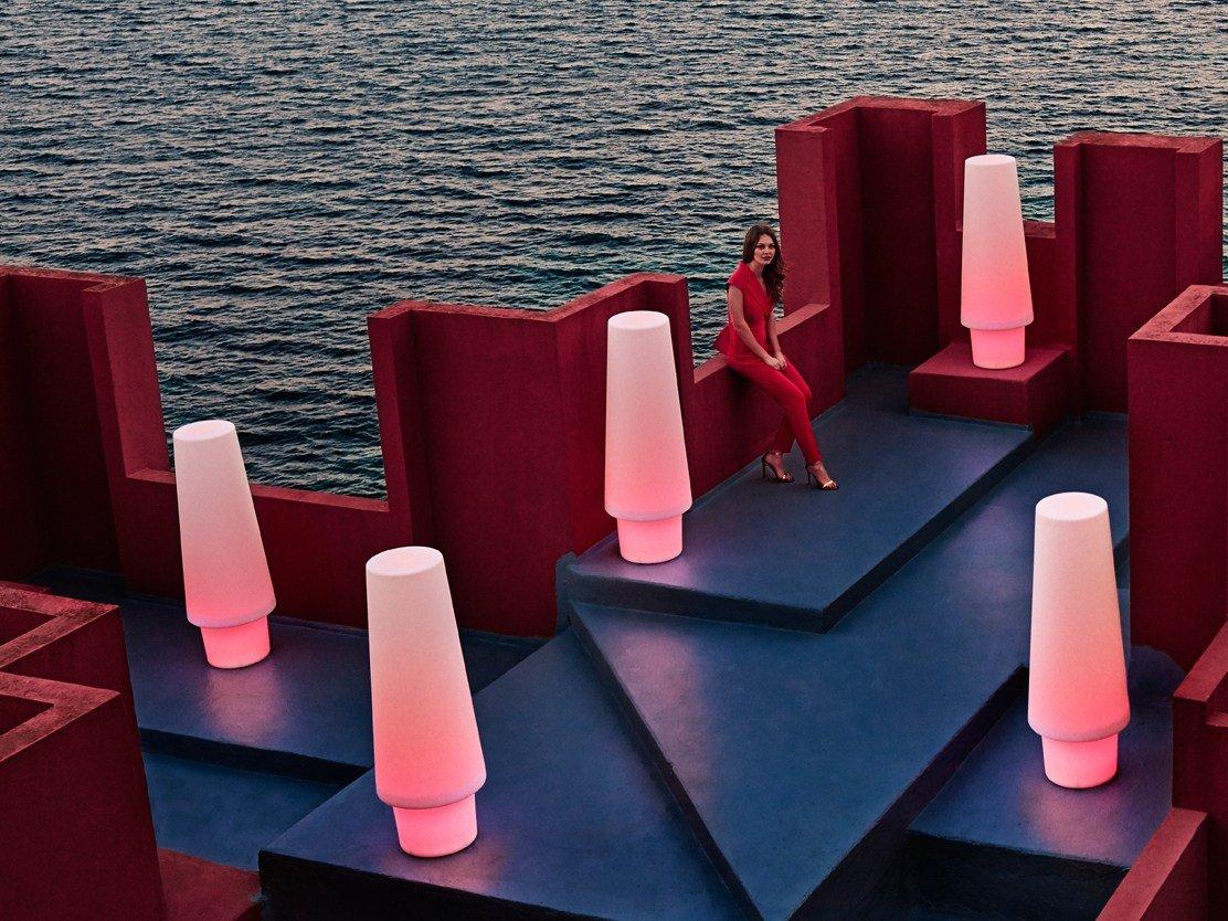 Contemporary style LED plastic floor lamp | Ulm by Vondom