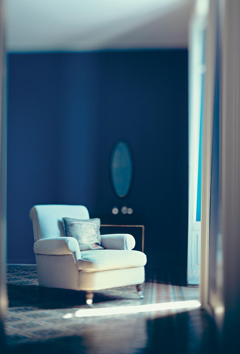 Leather armchair with armrests |  by Baxter