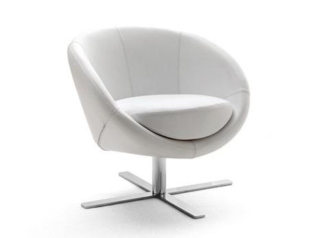 Swivel easy chair with 4-spoke base | Boule by Dema
