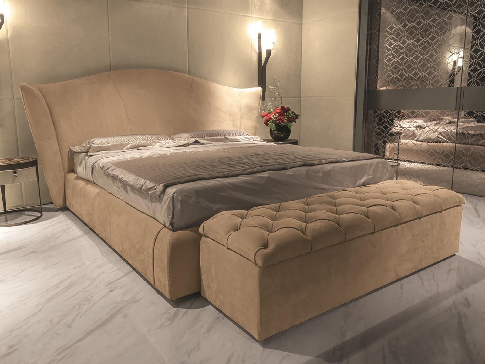 Velvet bed with tufted headboard | Heron by Longhi