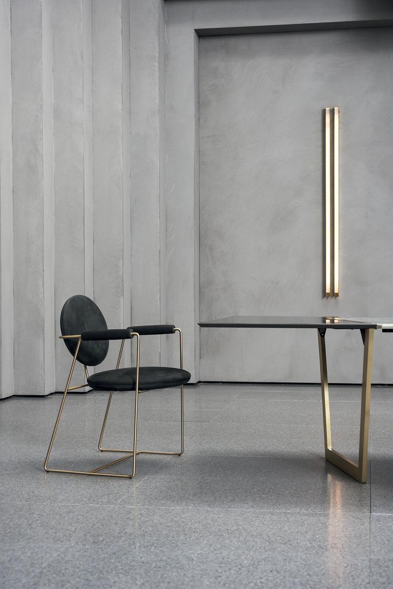 Upholstered leather chair with armrests | Gemma by Baxter