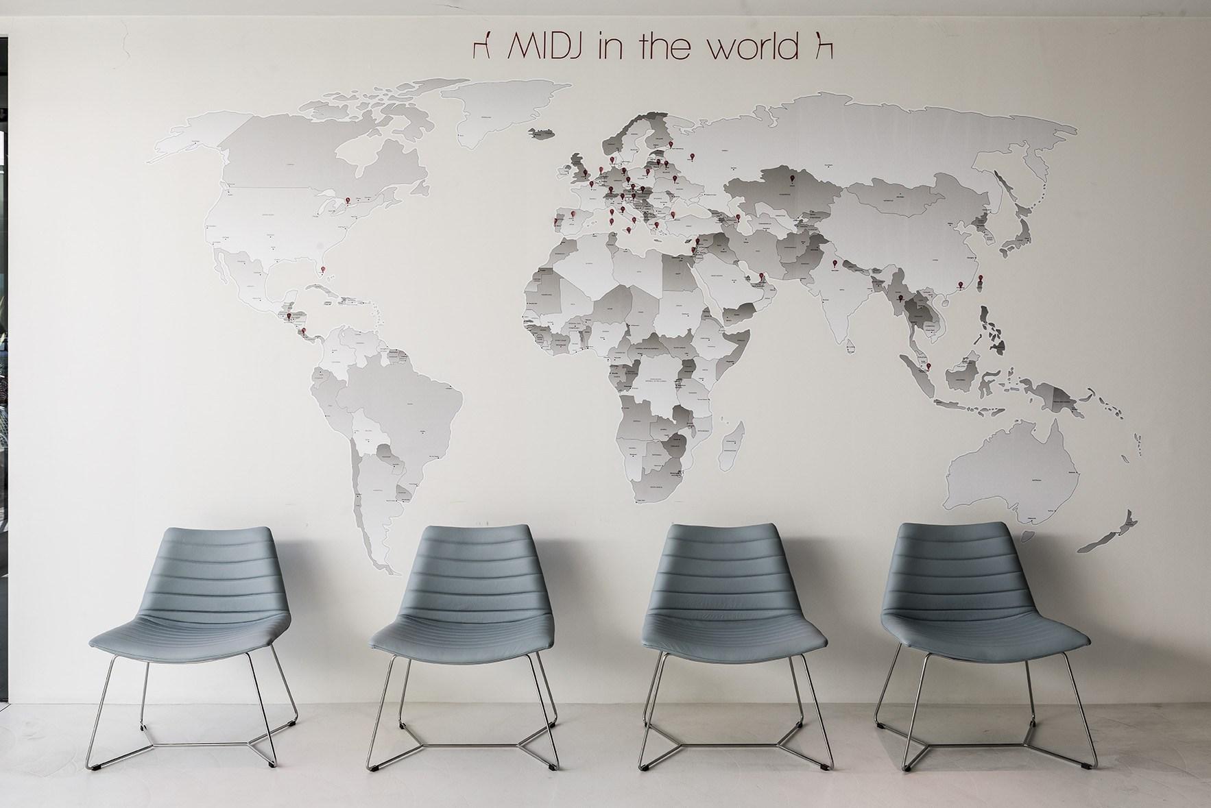 Sled base guest chair | Cover Att T by Midj