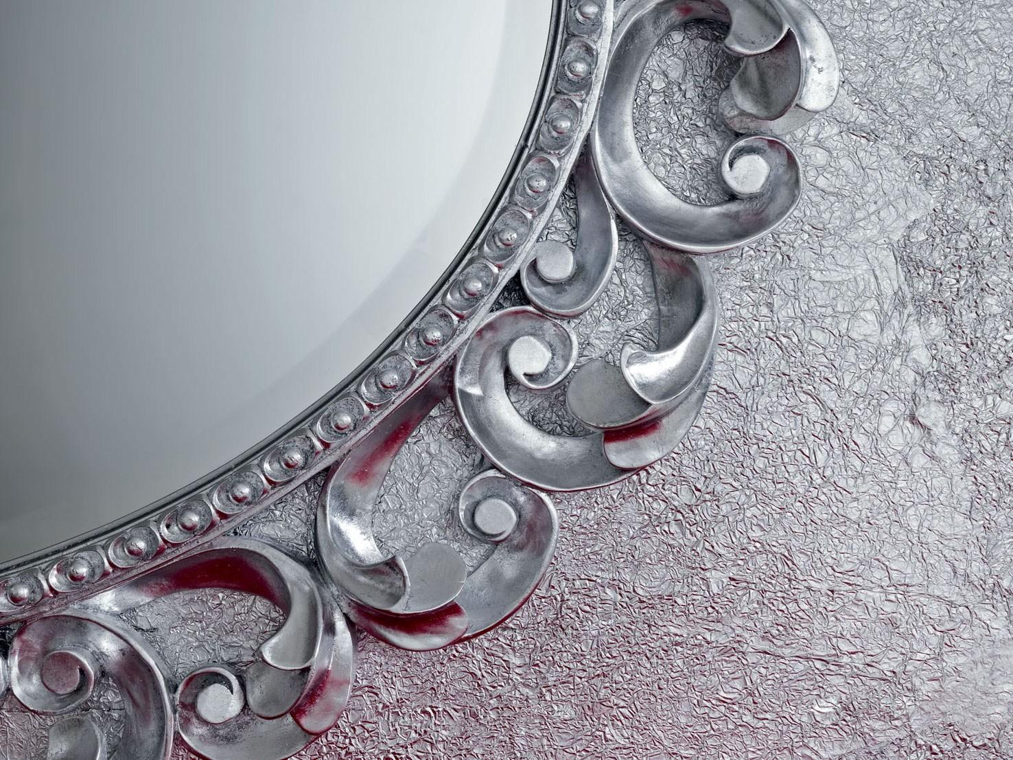 Oval wall-mounted framed mirror | Minimal Baroque by Modenese Gastone