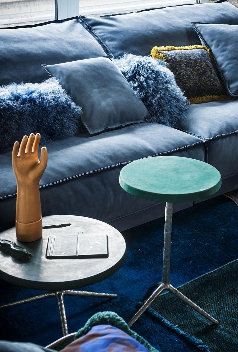 Round coffee table | Vik by Baxter