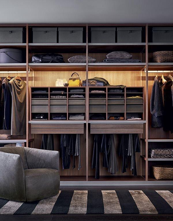 Sectional wooden walk-in wardrobe | Senzafine by Poliform