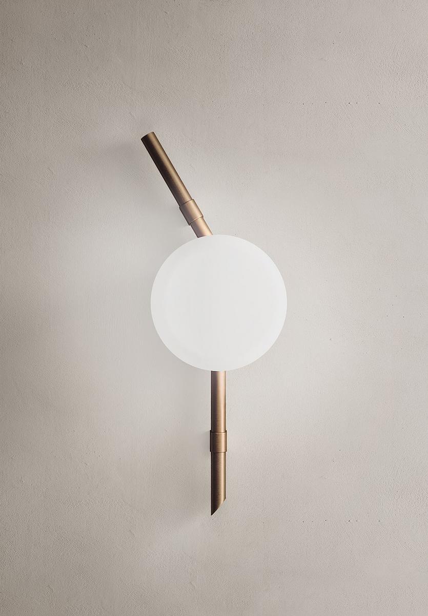 Opal glass wall lamp | Floed by Kundalini