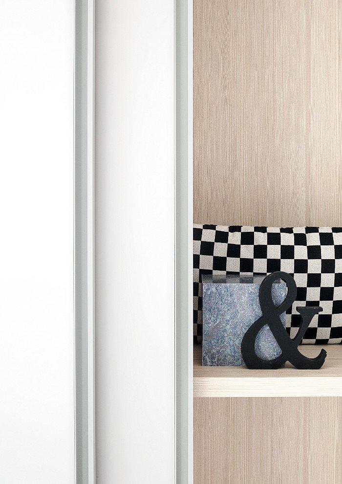 Wardrobe with sliding doors | Emery by Lema