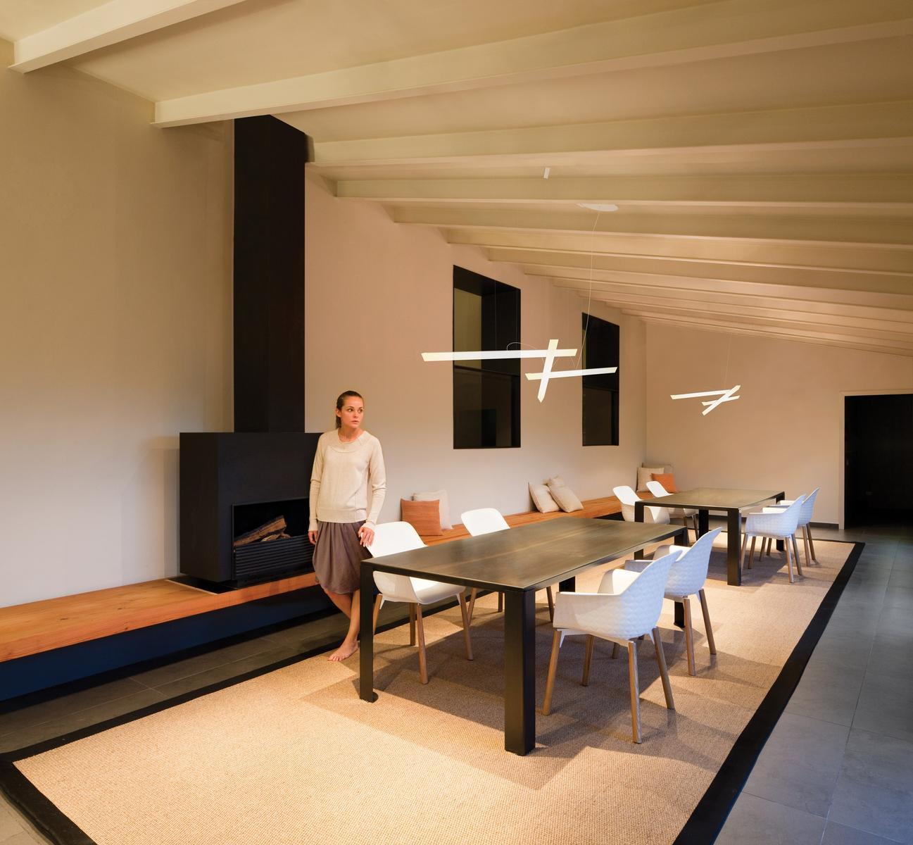 Methacrylate pendant lamp | Halo Lineal by Vibia