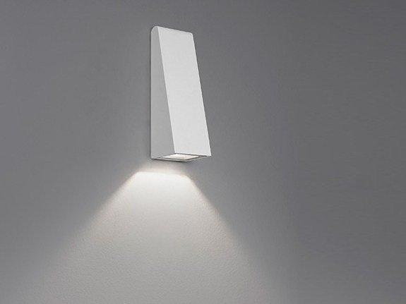 LED direct light die cast aluminium outdoor wall lamp | Cuneo Mini by Artemide