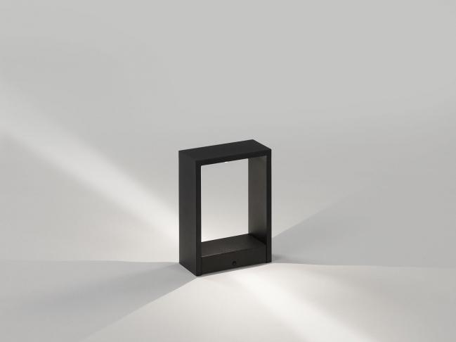 LED metal bollard light | Elbo Bridge by Delta light