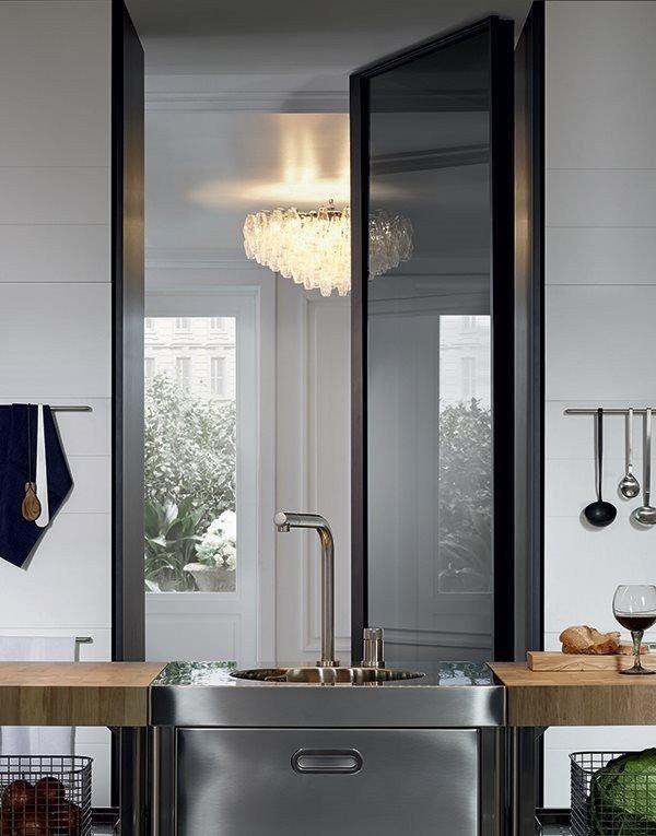 Wood and glass fitted kitchen Poliform Trail