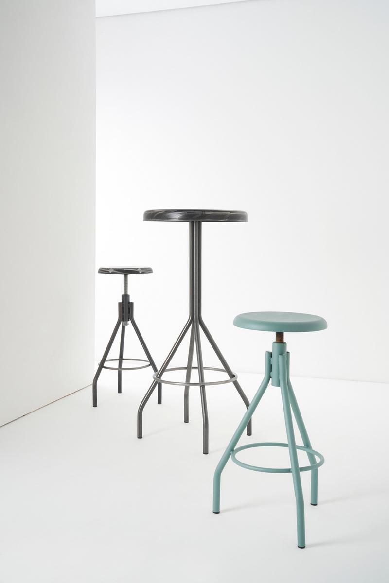 Height-adjustable swivel iron stool | Jooke by Zava