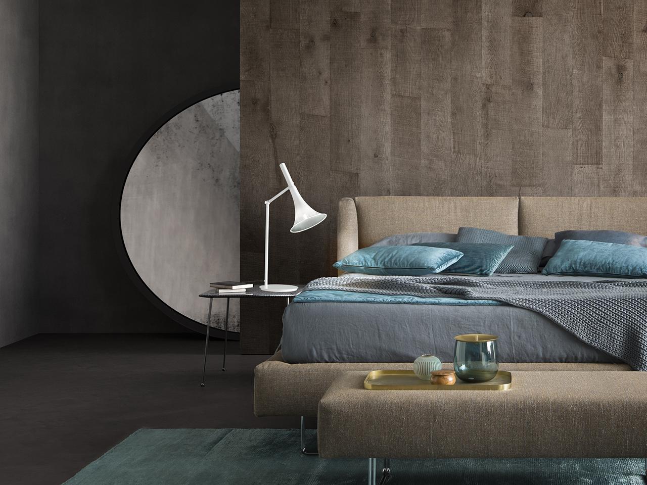 LED with swing arm blown glass table lamp | Baffo 7026/lg by Italamp