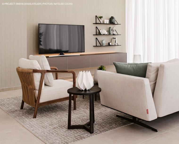 Fabric armchair with removable cover with armrests | Crono by Flexform