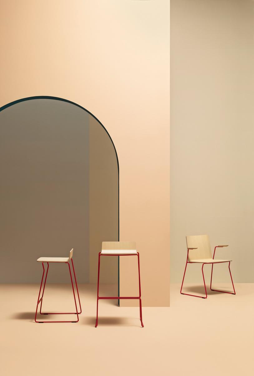 Sled base barstool with footrest | Osaka Metal 5717 by Pedrali