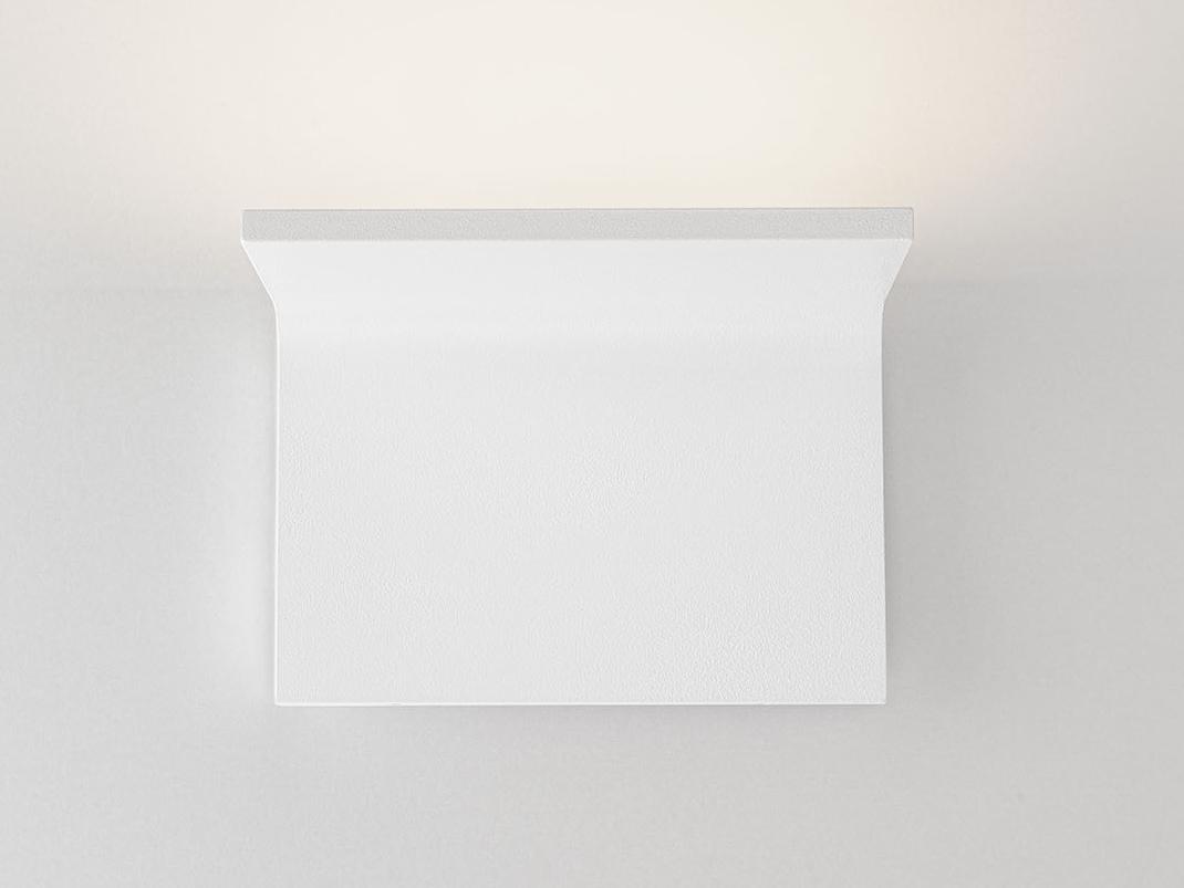 LED indirect light wall light | Turn by Olev