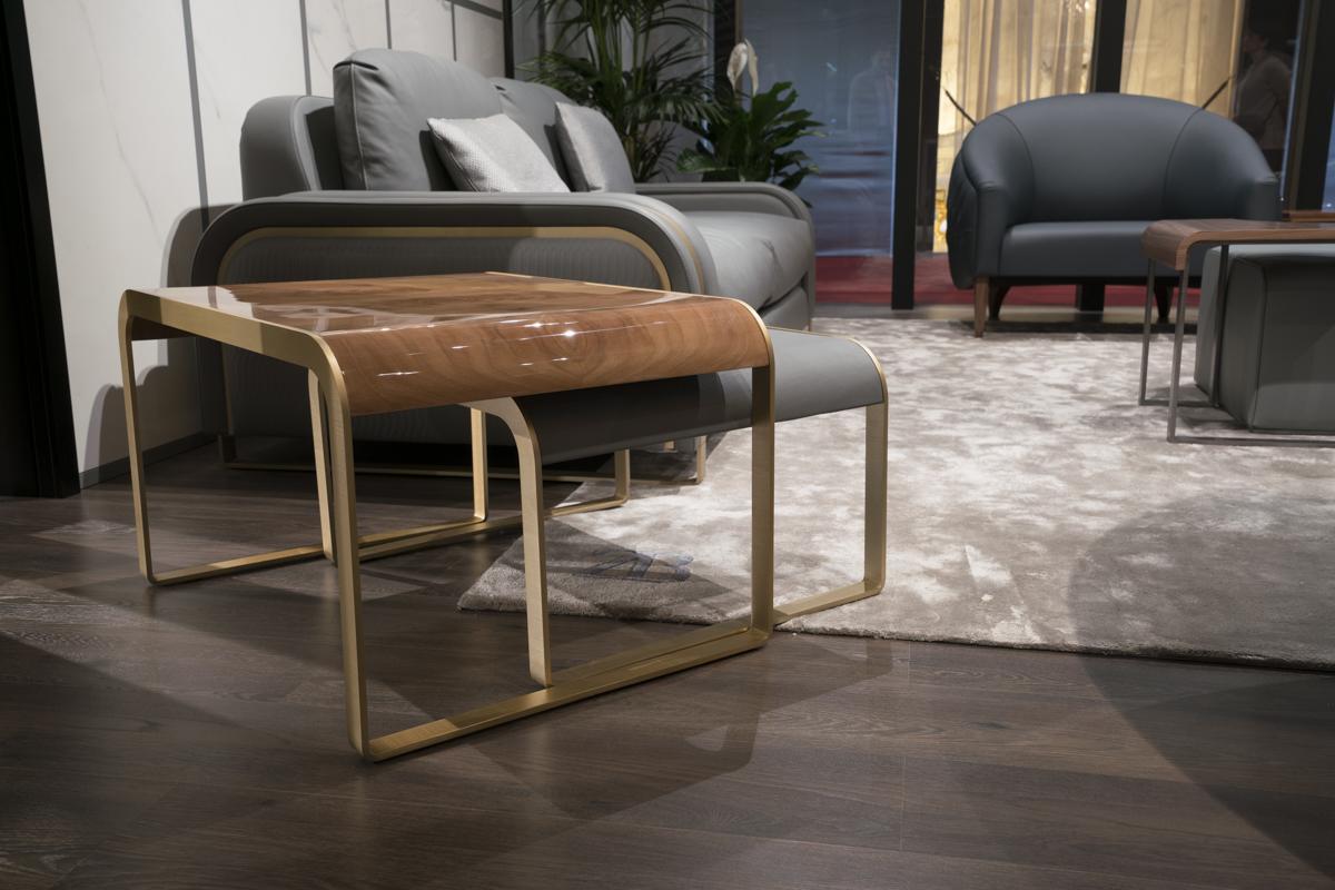 Rectangular side table in walnut and gold satin metal | Dea by Bruno Zampa