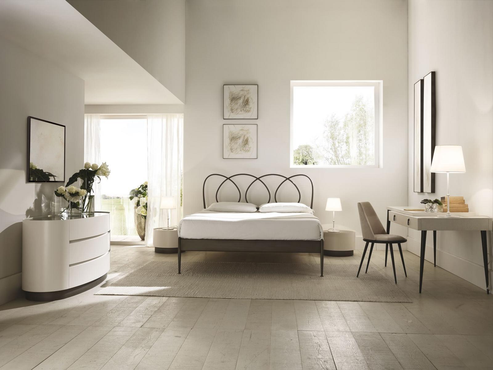 Iron double bed | Helios by Cantori