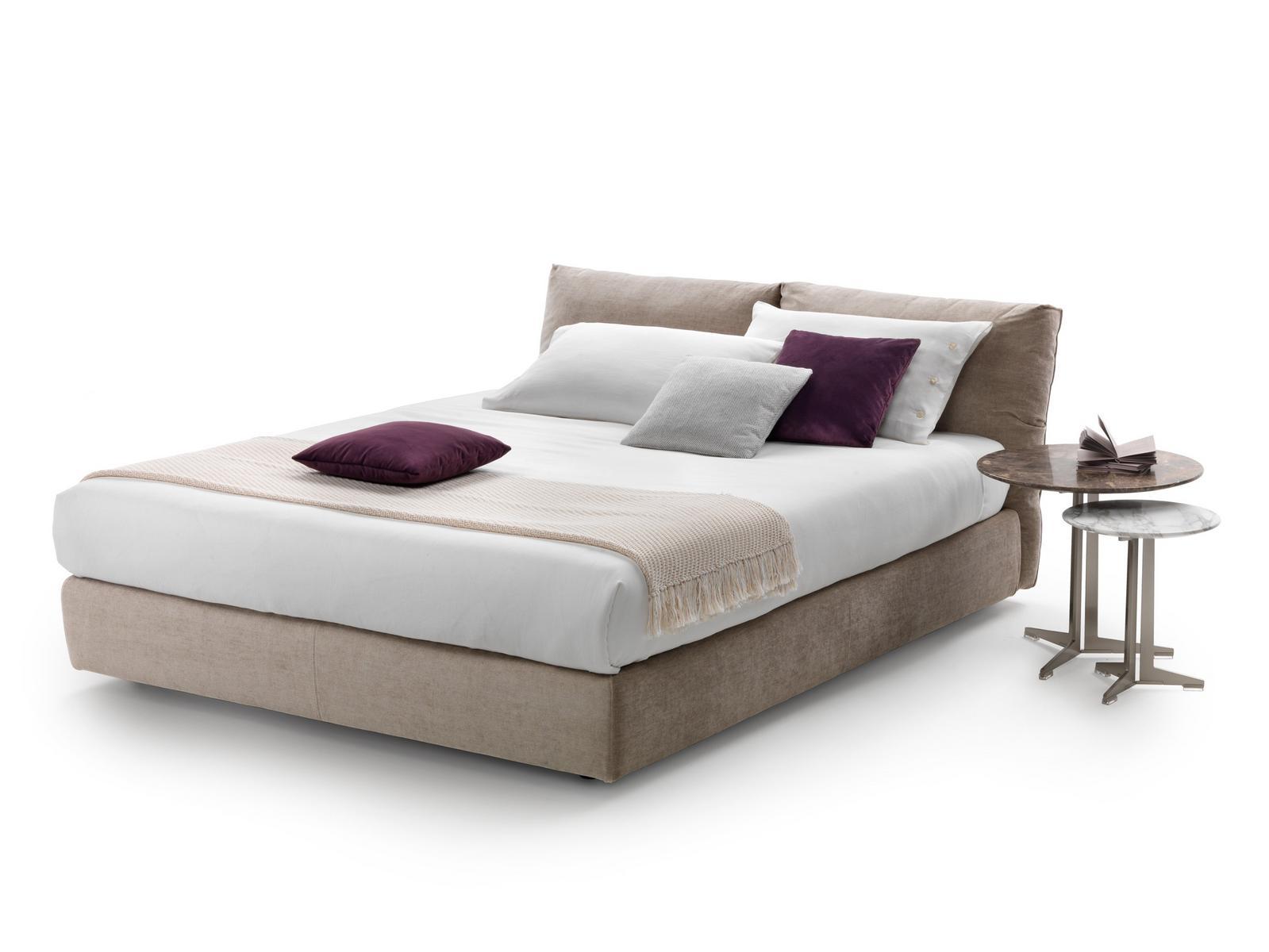 Upholstered fabric storage bed | Newbridge Soft by Flexform