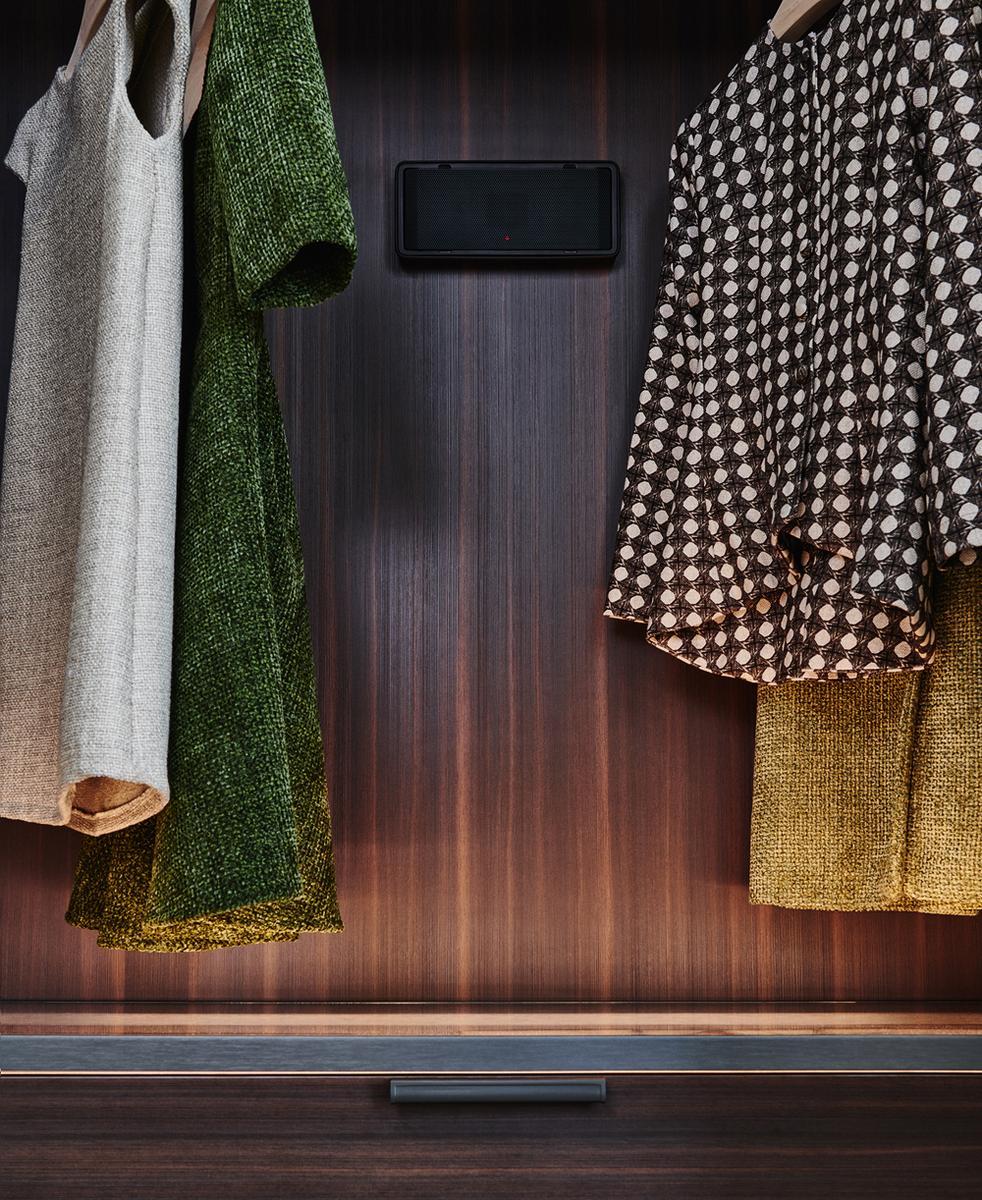 Hinged synthetic material cabinet door | Gliss Master Skin by Molteni