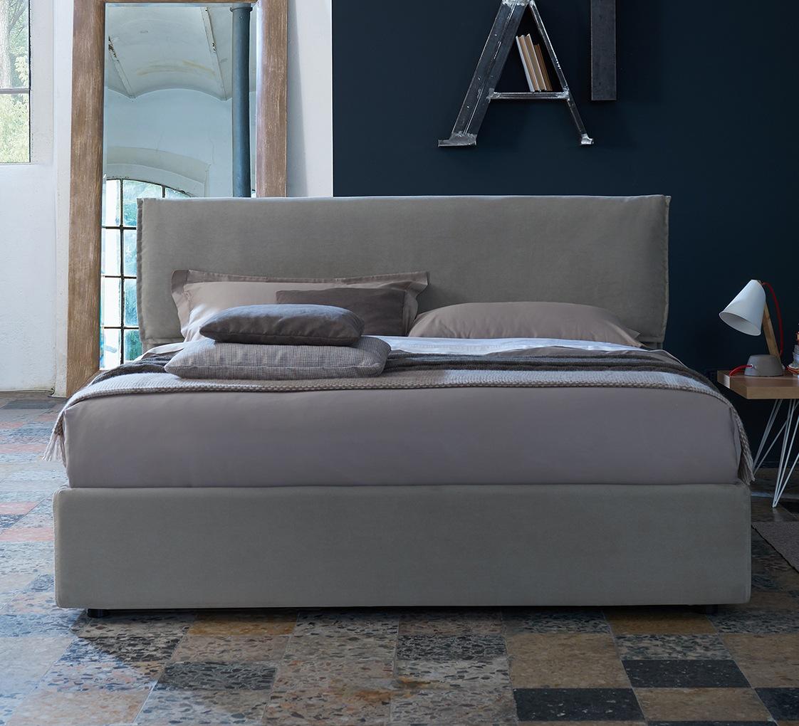 Leather bed with high headboard | Hollis by Dorelan