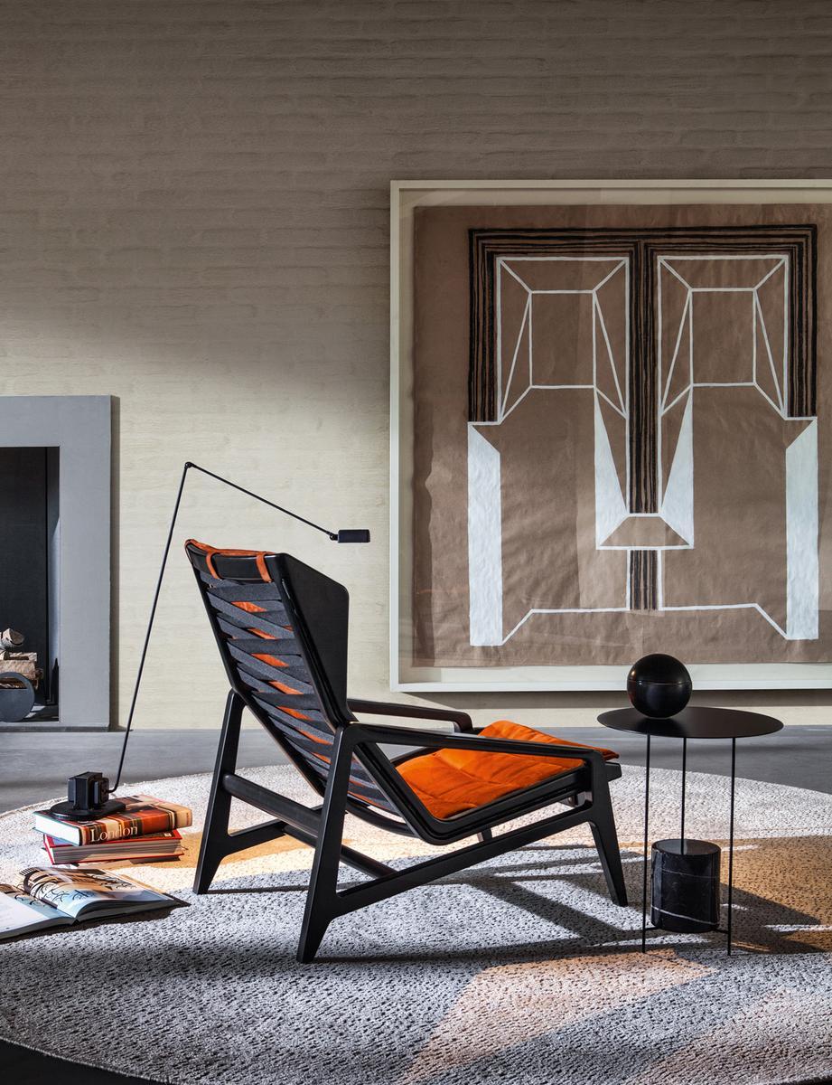 Ergonomic armchair with armrests | D.156.3 by Molteni