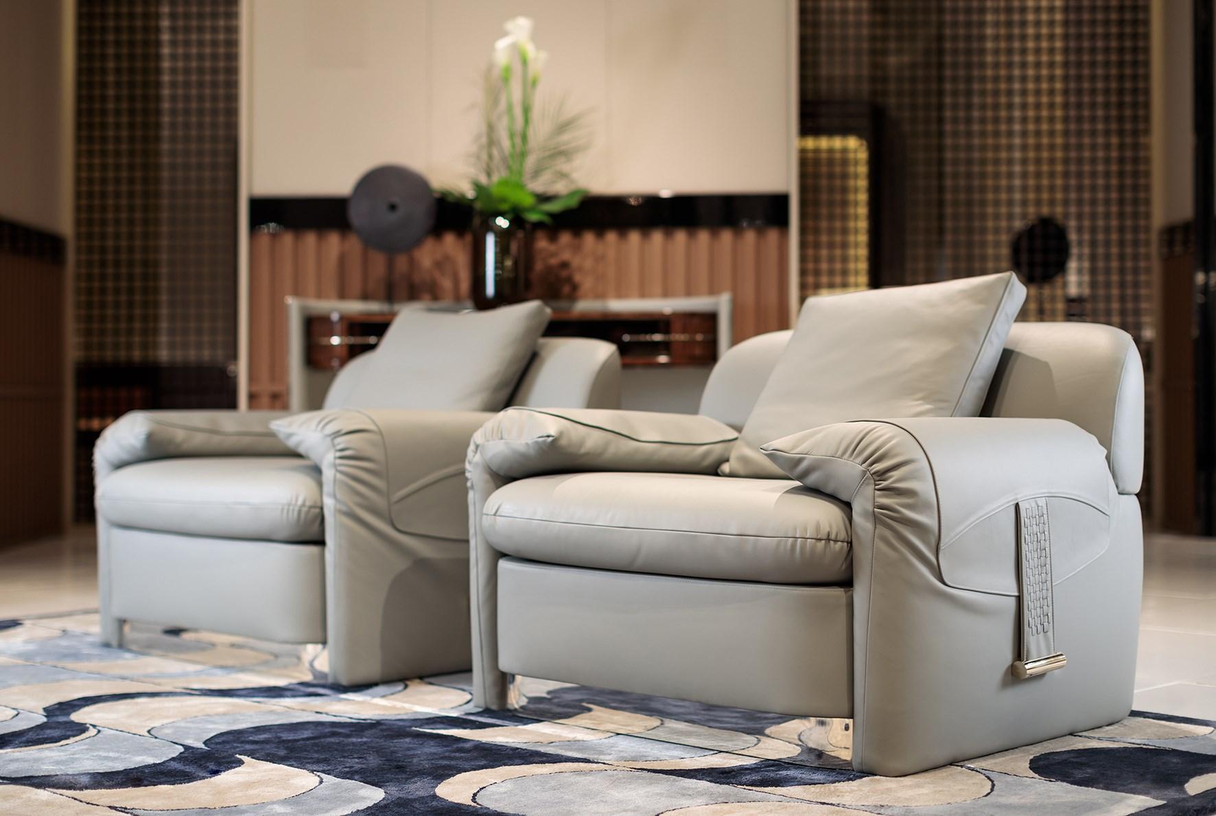 Leather armchair with armrests | Eclipse by Turri