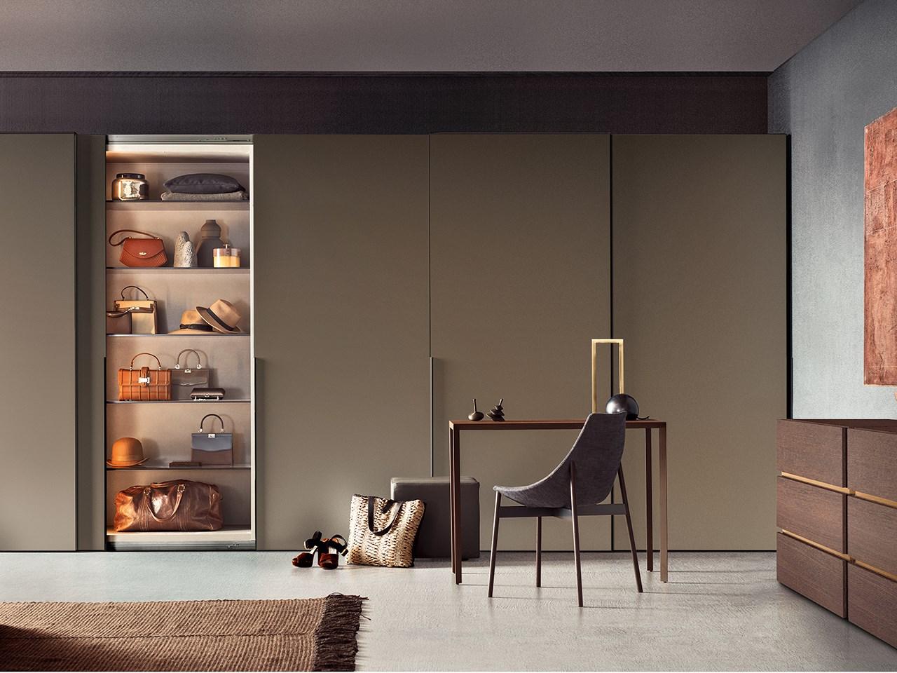 Lacquered wooden wardrobe | Cornice by Pianca