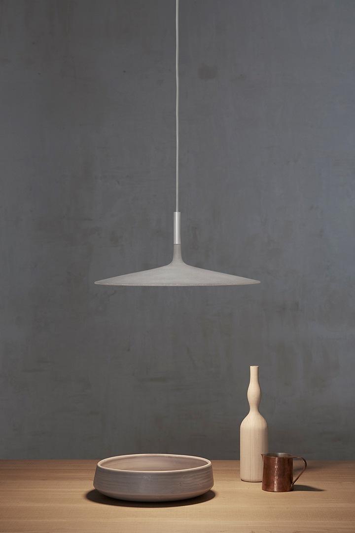 Concrete pendant lamp | Aplomb by Foscarini