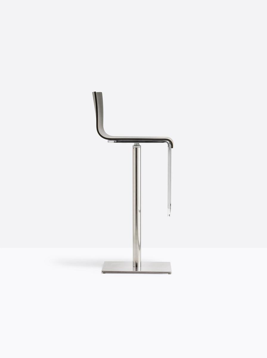 High swivel stool with footrest | Kuadra 4408 by Pedrali