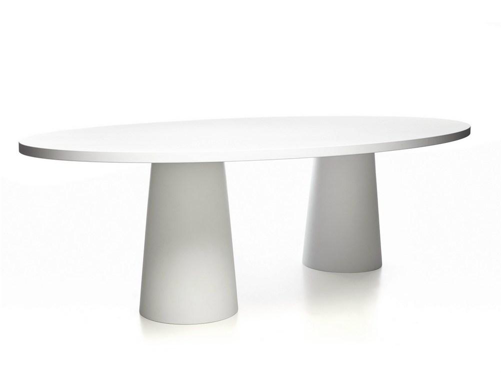 Oval table | Container Classic Oval 260 by Moooi