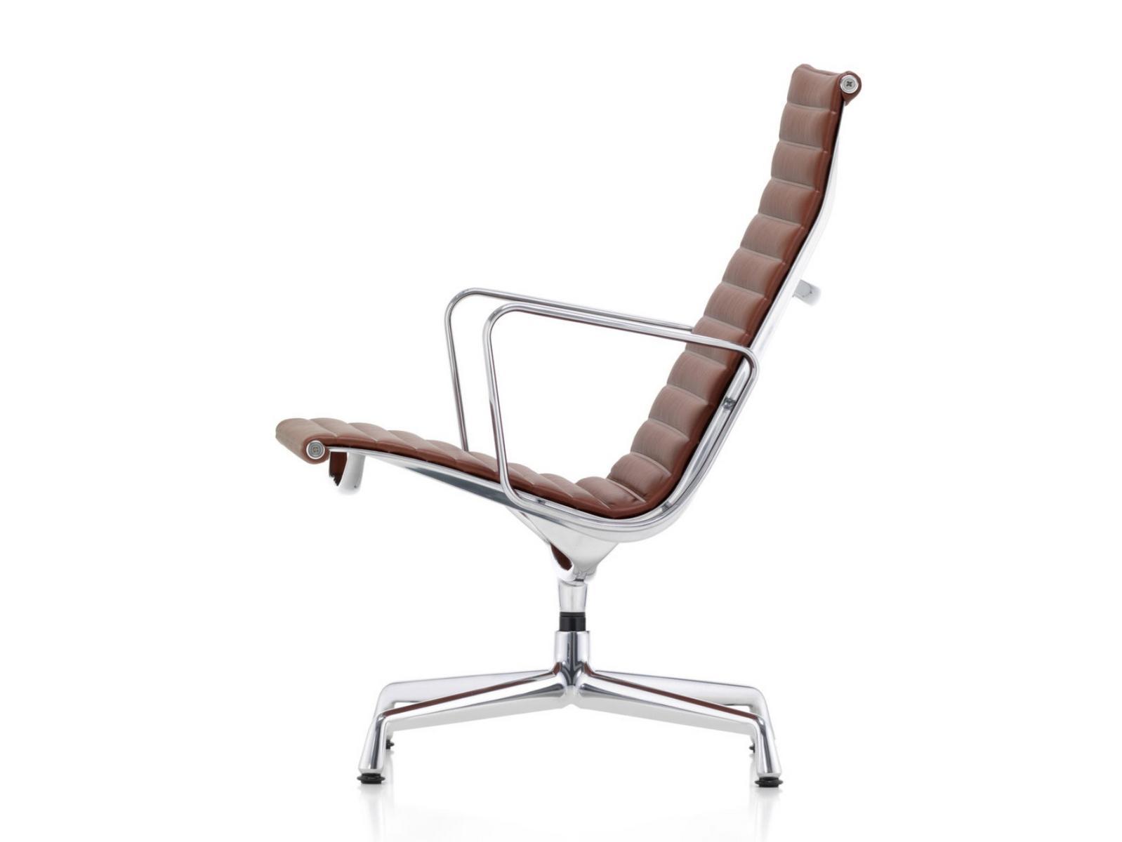 Swivel leather chair with 4-spoke base with armrests | Aluminium Chair Ea 116 by Vitra