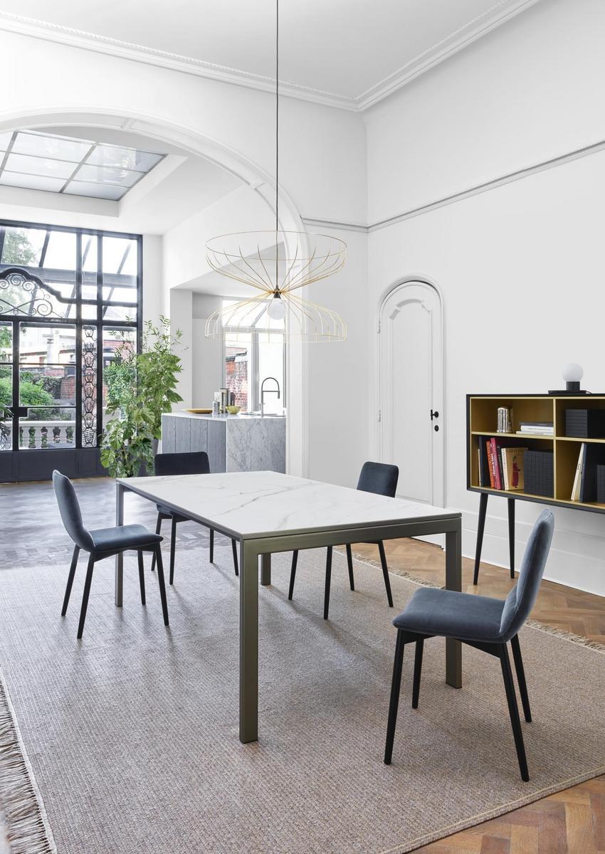 Extending rectangular oak dining table | Allungami by Ligne Roset