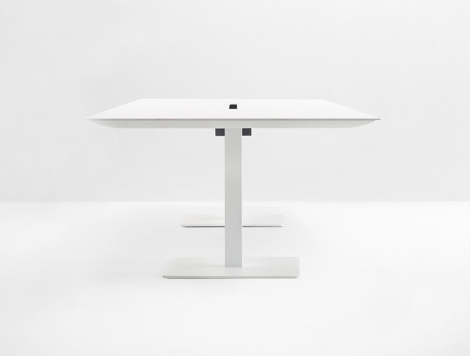 Rectangular meeting table | Plano 2 by Pedrali