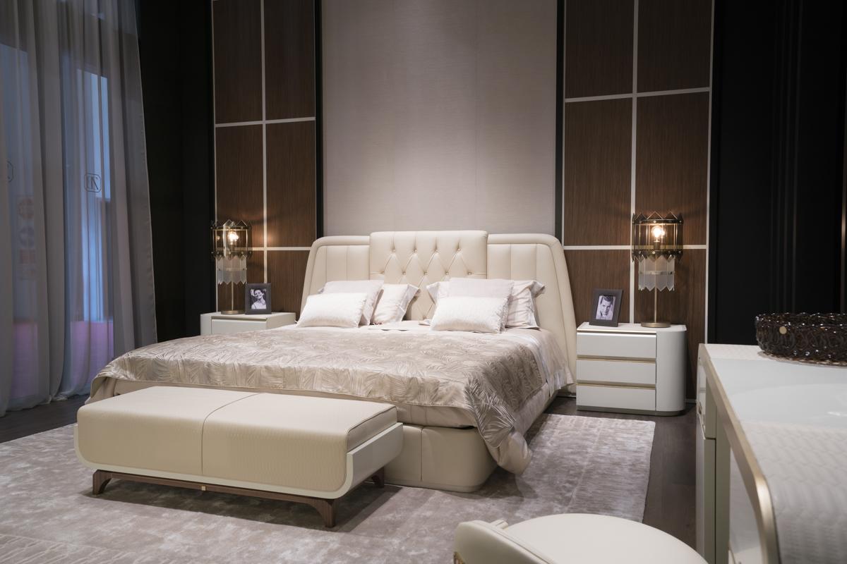 Metal table lamp and glass shade | Twin by Bruno Zampa