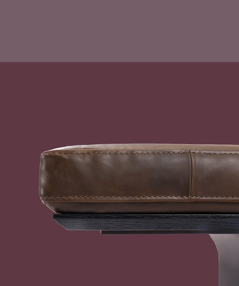 Leather day bed | Minerva by Borzalino