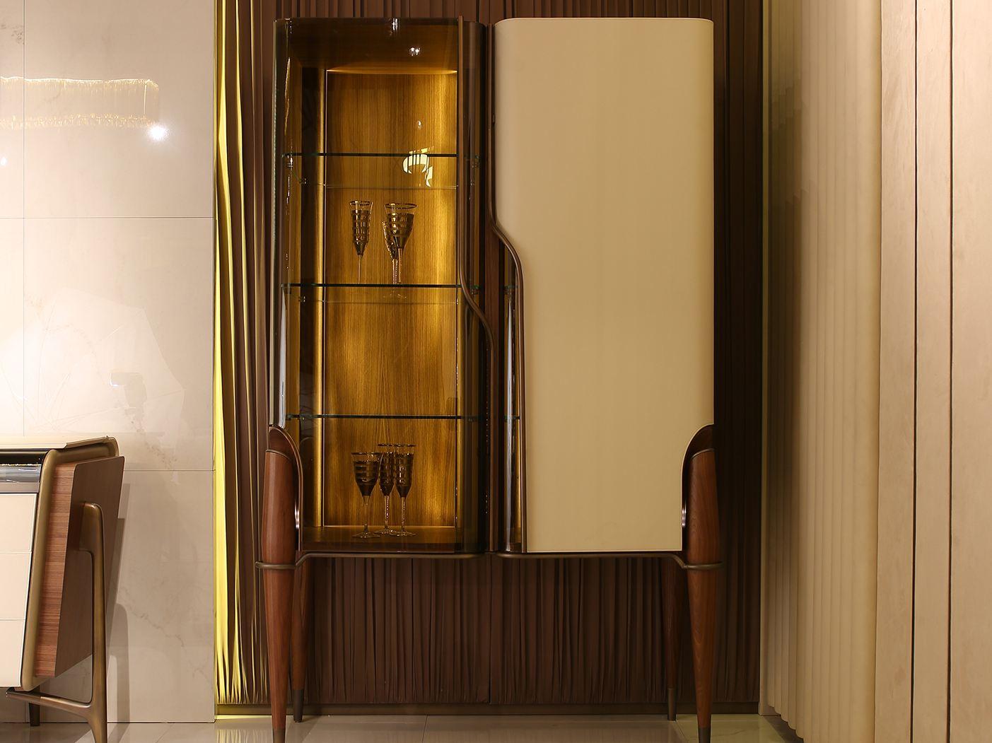 Wooden display cabinet | Melting Light by Turri
