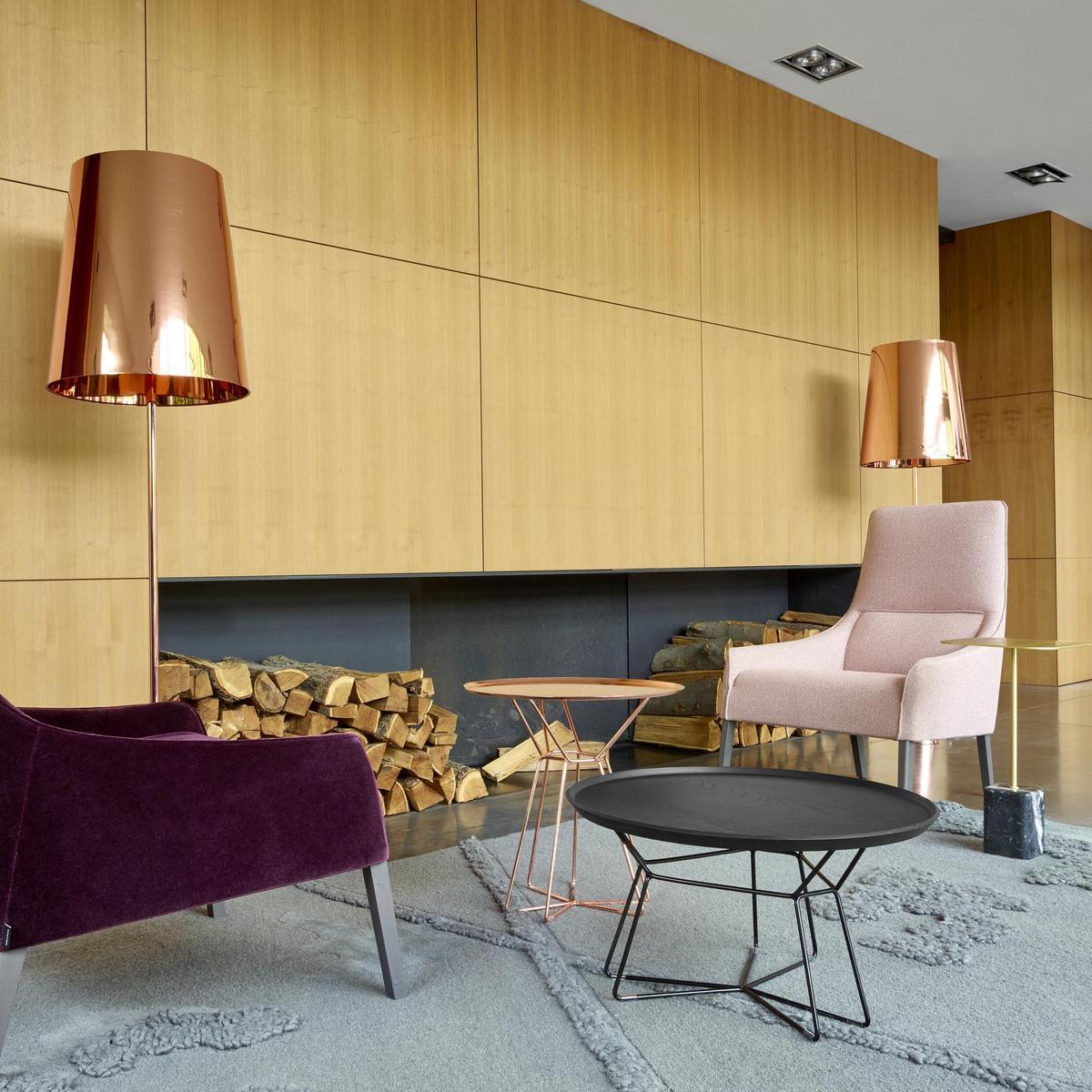 Low round steel and wood coffee table | Falda by Ligne Roset