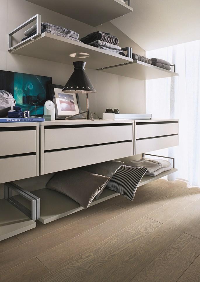 Sectional custom walk-in wardrobe | Novenove by Lema