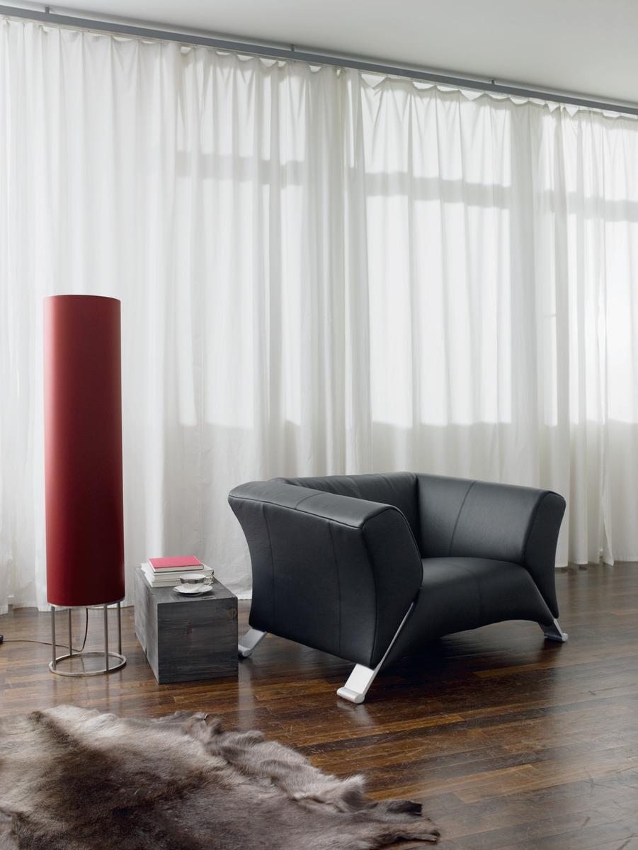 Leather armchair with armrests | 322 by Rolf Benz