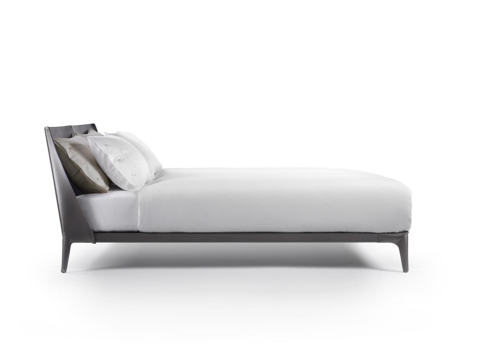 Tanned leather double bed | Isabel by Flexform