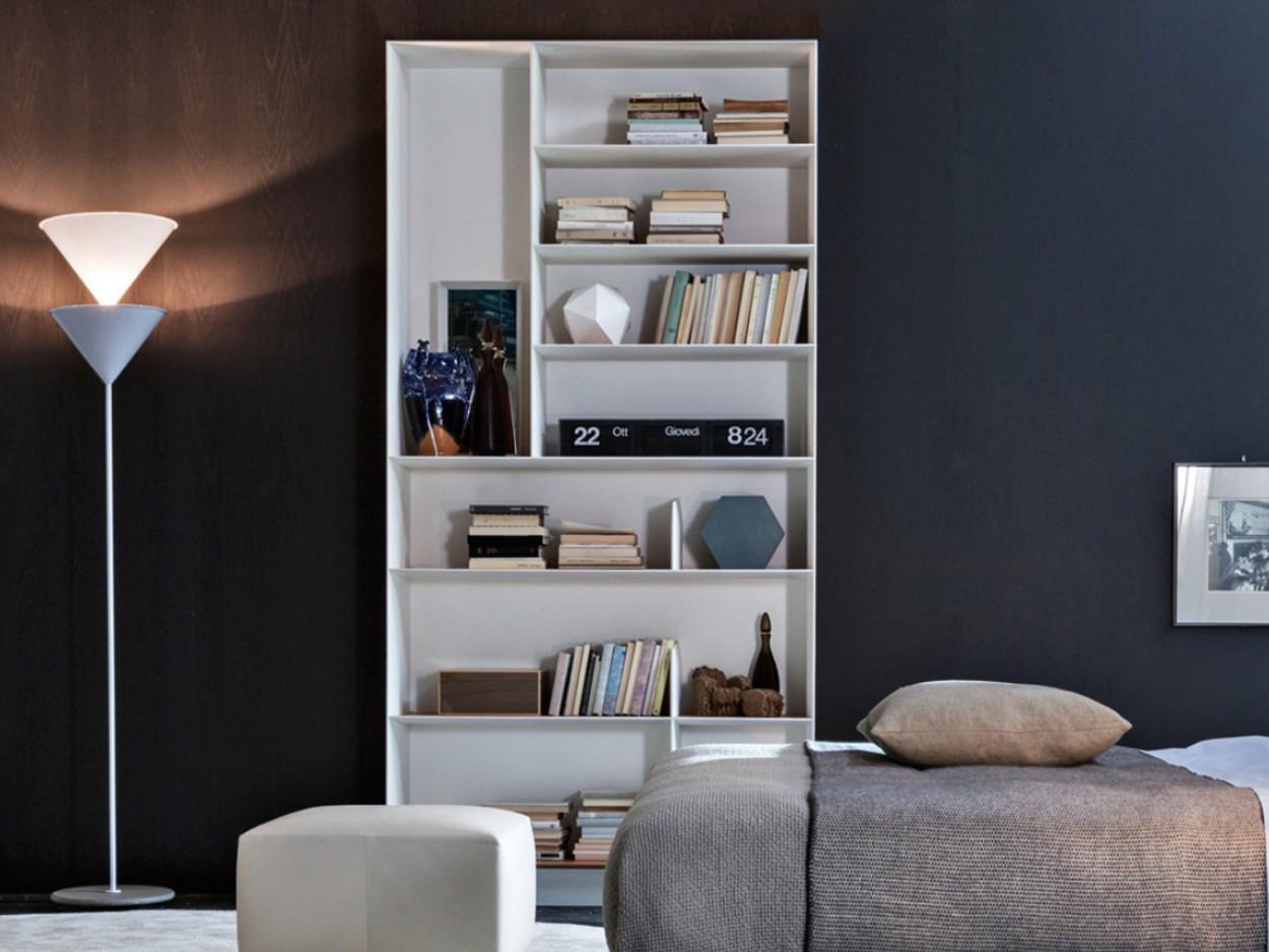 Open wall-mounted multi-layer wood bookcase | D.357.1 by Molteni