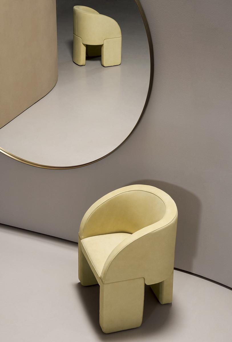 Nabuk easy chair with armrests | Lazybones by Baxter