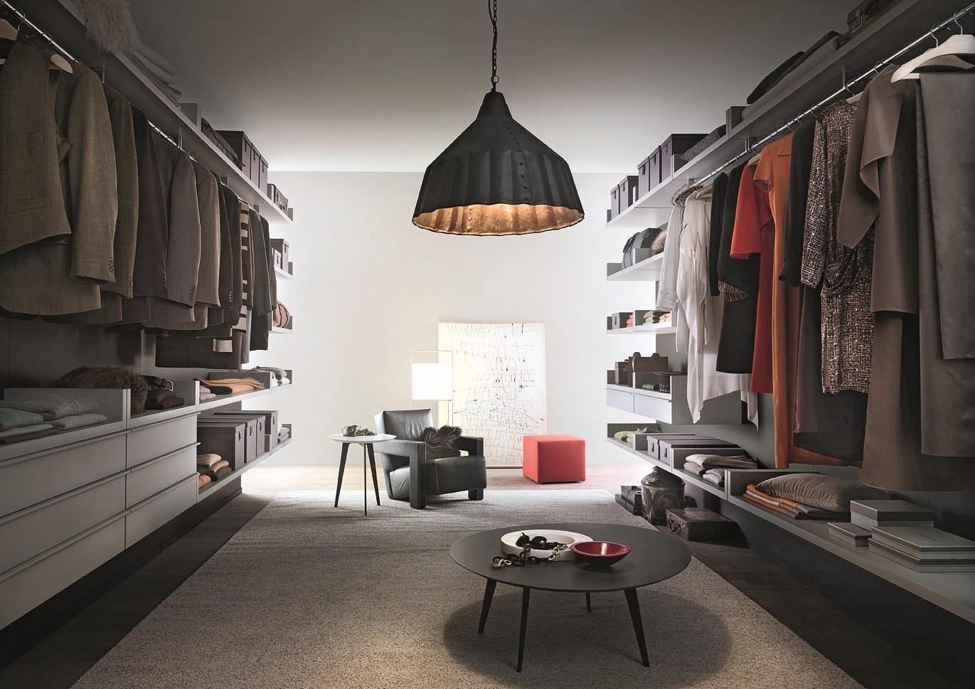 Sectional custom walk-in wardrobe | Novenove by Lema
