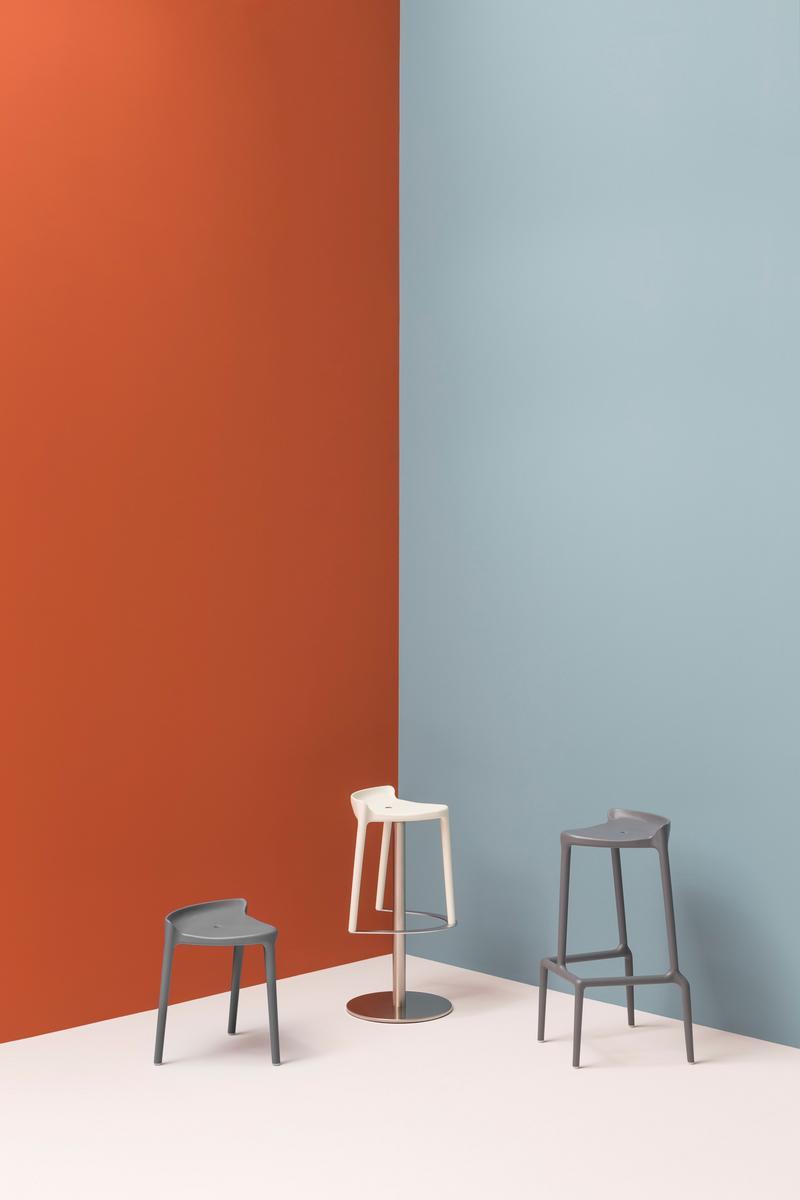 High stackable polypropylene stool | Happy 490 by Pedrali